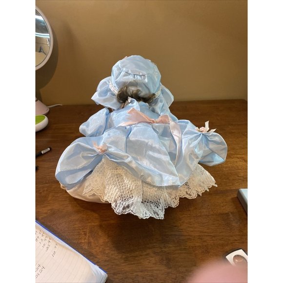 World Gallery Kimberly Ann COA no box - Picture 4 of 7